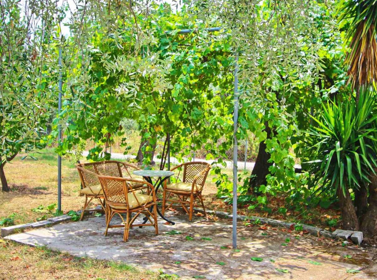 Panos House Lägenhet Koinyra Exteriör bild